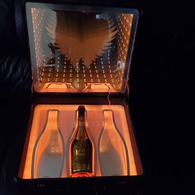 希少 エンジェル アタッシュ ケース ANGEL シャンパン LED 希少 エンジェル アタッシュ ケース ANGEL シャンパン LED
