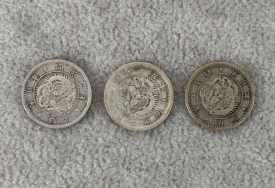 明治銀貨 五銭 十銭 4枚(旭日大字五銭銀貨 明治4年、旭日竜十 明治銀貨 五銭 十銭 4枚(旭日大字五銭銀貨 明治4年、旭日竜十