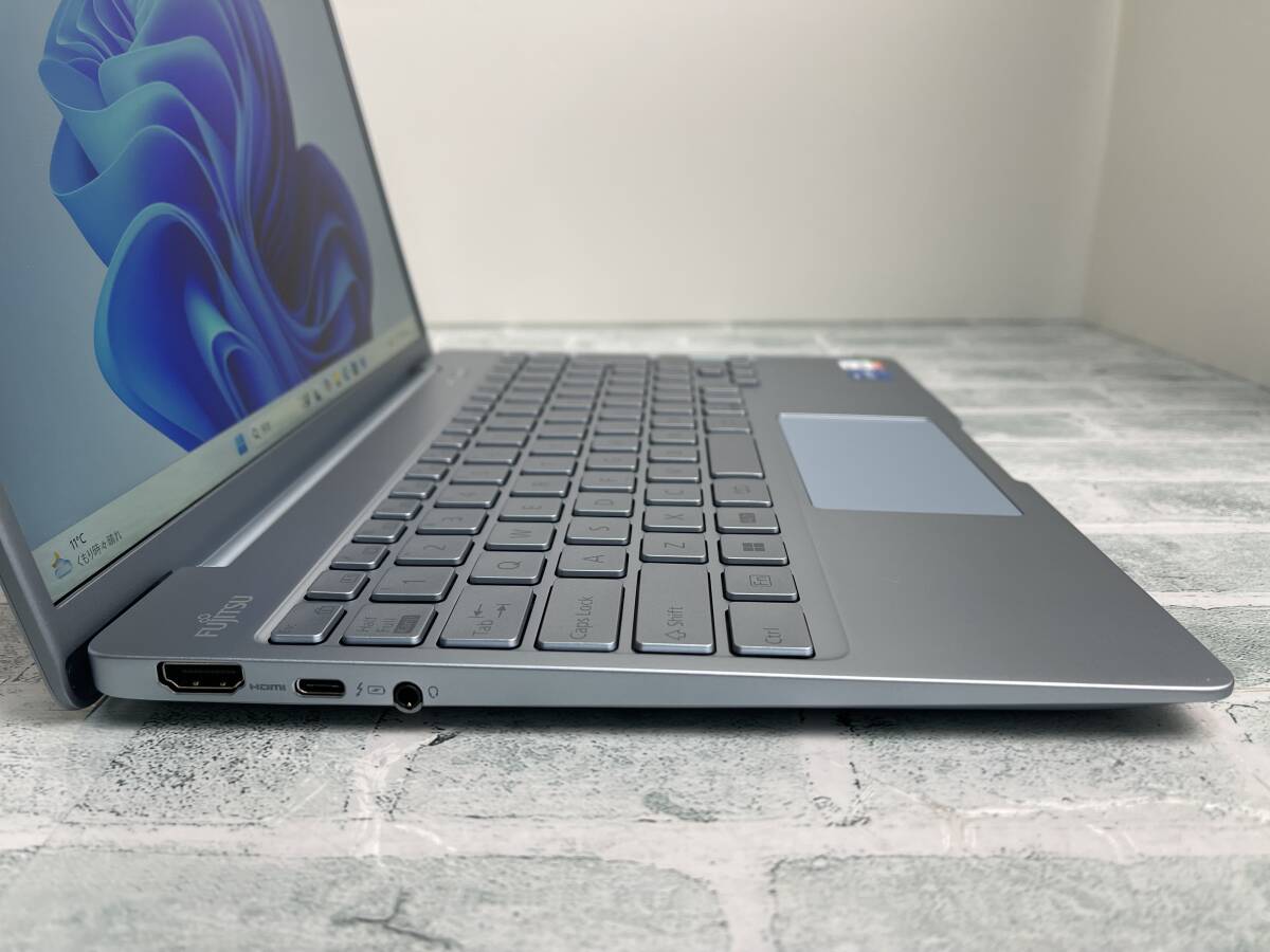 富士通 LIFEBOOK CH75/G3 ノートパソコン 第12世代Intel Core i5-1240P メモリ8GB+SSD512GB 指紋認(rèn)証 13.3型WUXGA Win11 送料無(wú)料 N7J982