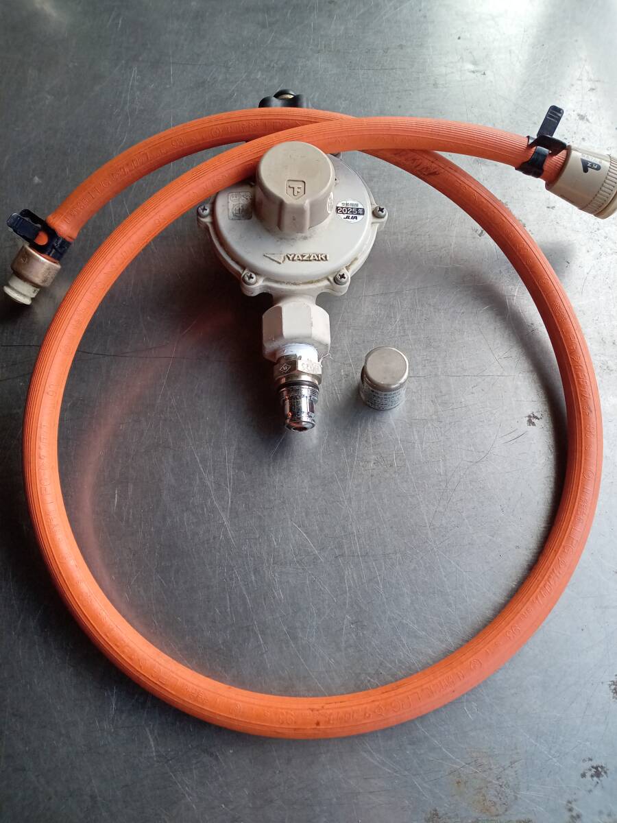 LPガス　　キャンプ　屋外用に最適　ガス調(diào)整器ゴムホース付き