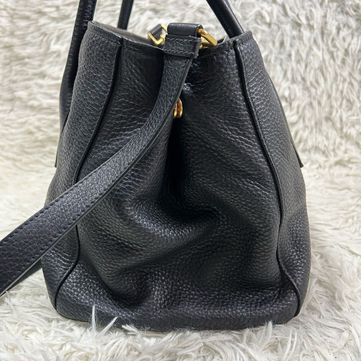 ○美品○PRADA プラダ 2way ハンドバッグ ショルダーバッグ 鞄 ○美品○PRADA プラダ 2way ハンドバッグ ショルダーバッグ 鞄