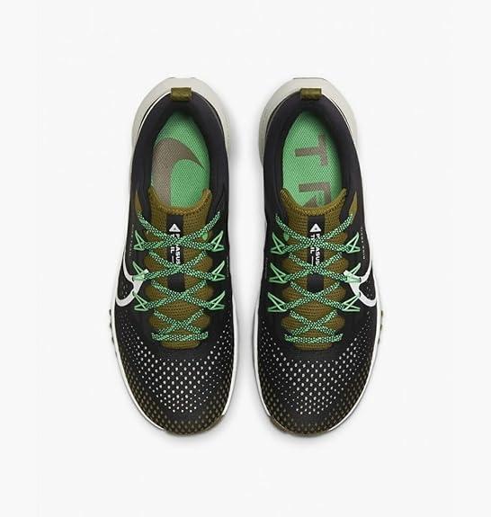 新品 26.0cm NIKE Pegasus trail４ランニング トレイル シューズ ナイキ ペガサス トレイル 4 人気 スポーツ アウトドア 黒 白 靴 箱無(wú)
