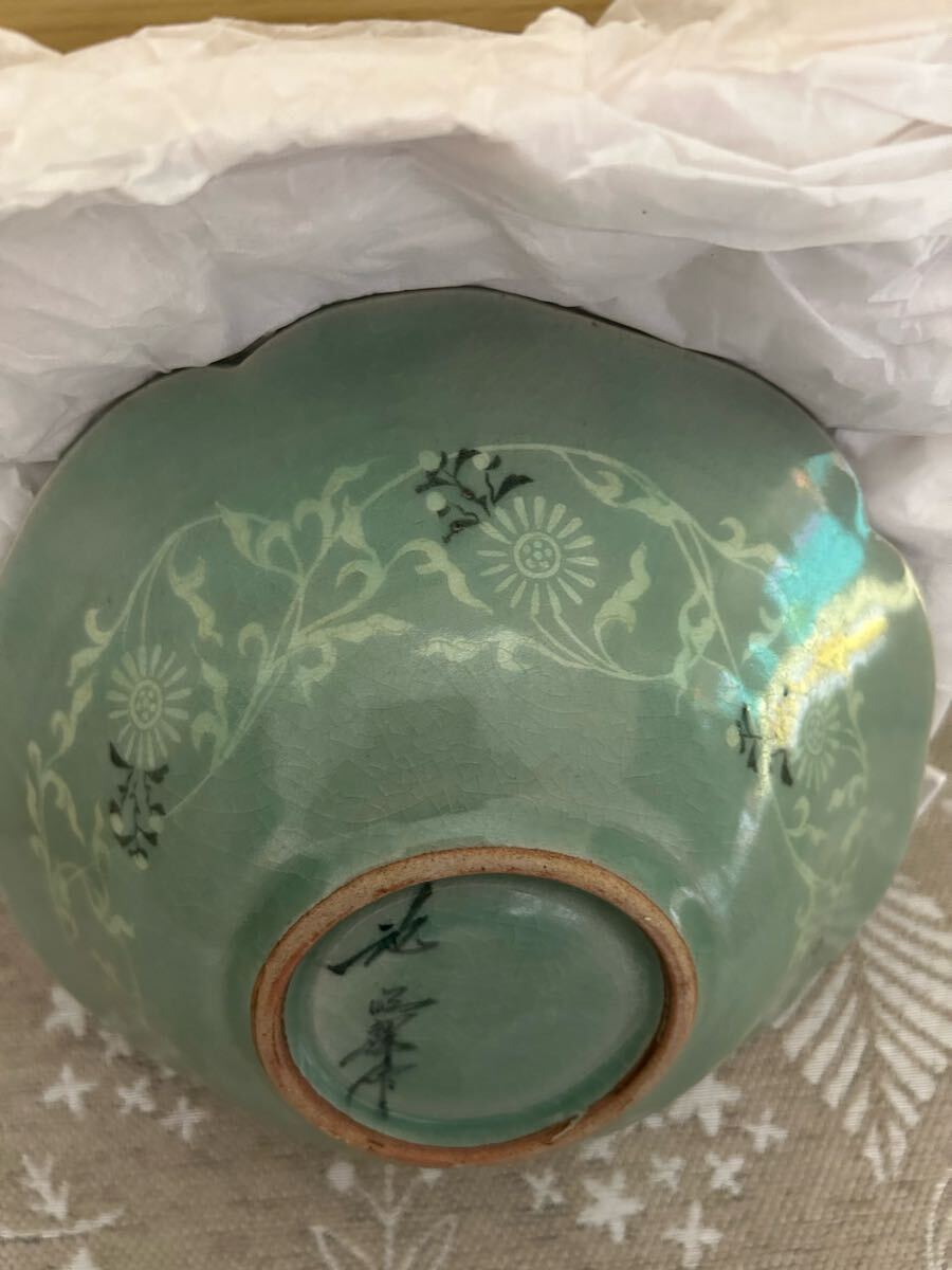 韓国 人間国宝 池順鐸作 高麗青磁 未使用品 茶道具 深皿 桐箱入 韓国 人間国宝 池順鐸作 高麗青磁 未使用品 茶道具 深皿 桐箱入