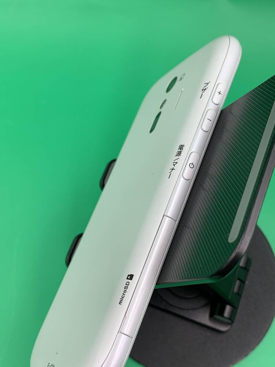 ちょい美品 らくらくスマートフォン 32GB SIMフリー 格安SIM可 ちょい美品 らくらくスマートフォン 32GB SIMフリー 格安SIM可