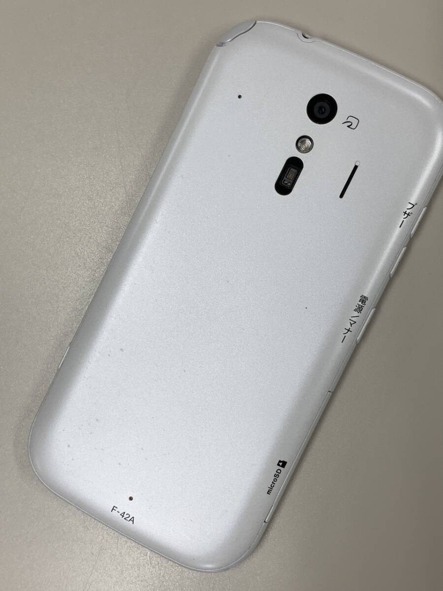 ちょい美品 らくらくスマートフォン 32GB SIMフリー 格安SIM可 ちょい美品 らくらくスマートフォン 32GB SIMフリー 格安SIM可