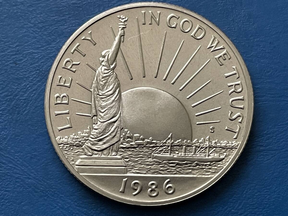 アメリカコイン 1986年自由の女神建立100周年記念 ハーフ ダラー アメリカコイン 1986年自由の女神建立100周年記念 ハーフ ダラー
