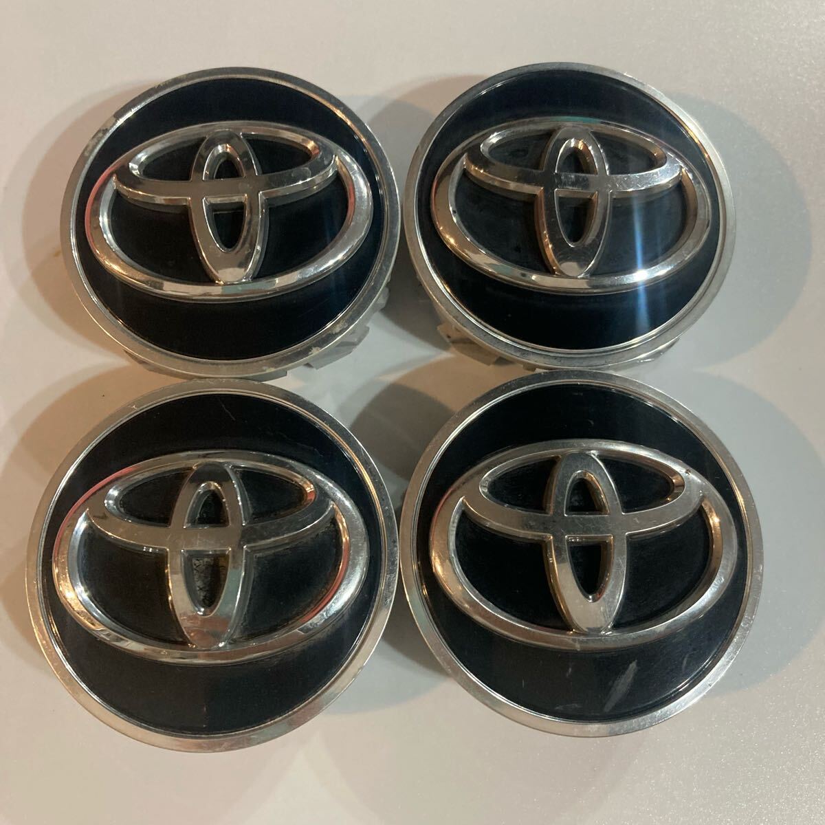 47 TOYOTA トヨタ 純正 ホイールセンターキャップ ホイール 47 TOYOTA トヨタ 純正 ホイールセンターキャップ ホイール