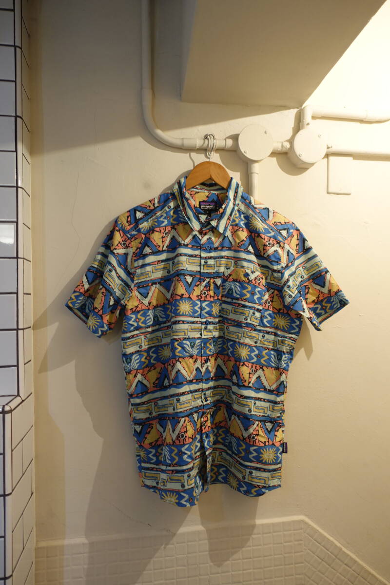 パタゴニア　半袖　総柄　シャツ　オーガニックコットン　サイズＭ　STY52691SP24