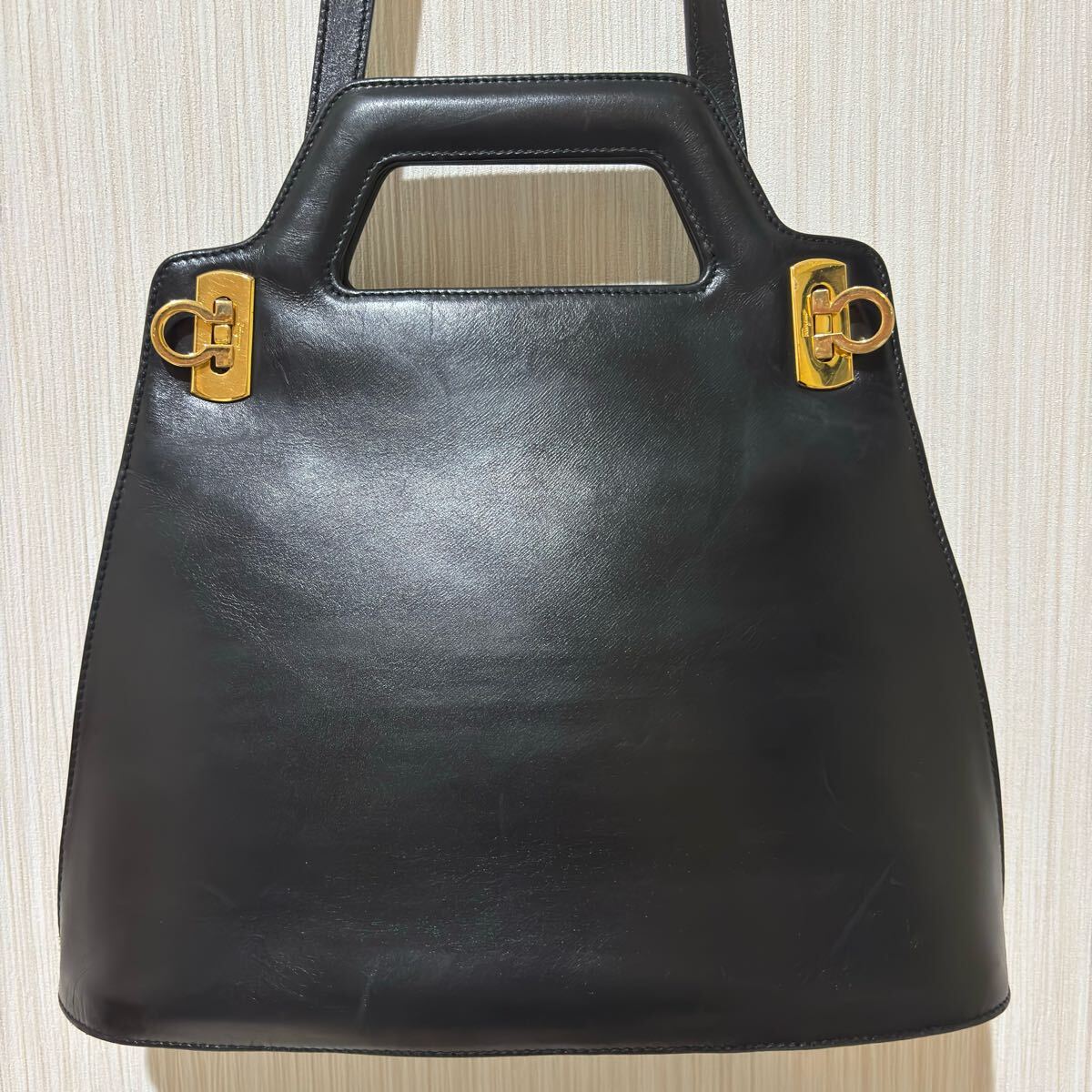 Ferragamo フェラガモ ガンチーニ 2way ハンドバッグ ショルダー Ferragamo フェラガモ ガンチーニ 2way ハンドバッグ ショルダー