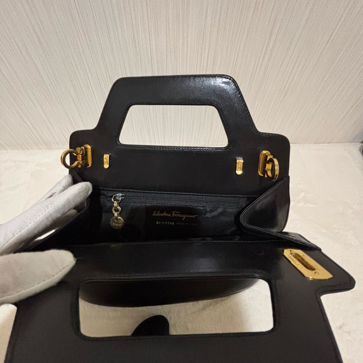 Ferragamo フェラガモ ガンチーニ 2way ハンドバッグ ショルダー Ferragamo フェラガモ ガンチーニ 2way ハンドバッグ ショルダー
