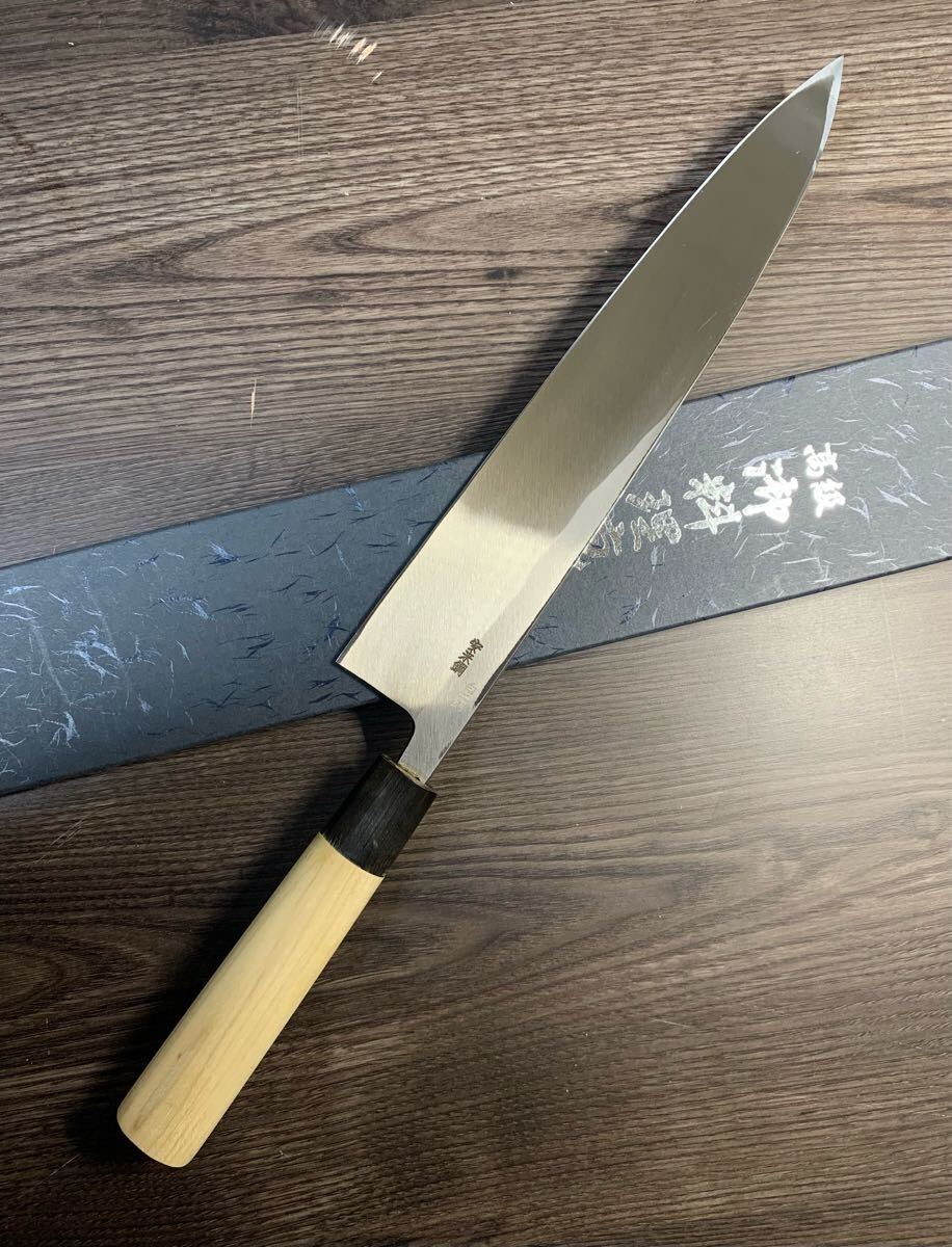 堺打刃物】身卸 出刃 白ニ鋼 包丁 9寸 水牛角柄 和包丁 片刃 堺打刃物】身卸 出刃 白ニ鋼 包丁 9寸 水牛角柄 和包丁 片刃