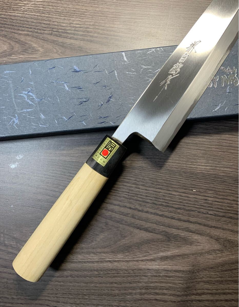 堺打刃物】身卸 出刃 白ニ鋼 包丁 9寸 水牛角柄 和包丁 片刃 堺打刃物】身卸 出刃 白ニ鋼 包丁 9寸 水牛角柄 和包丁 片刃