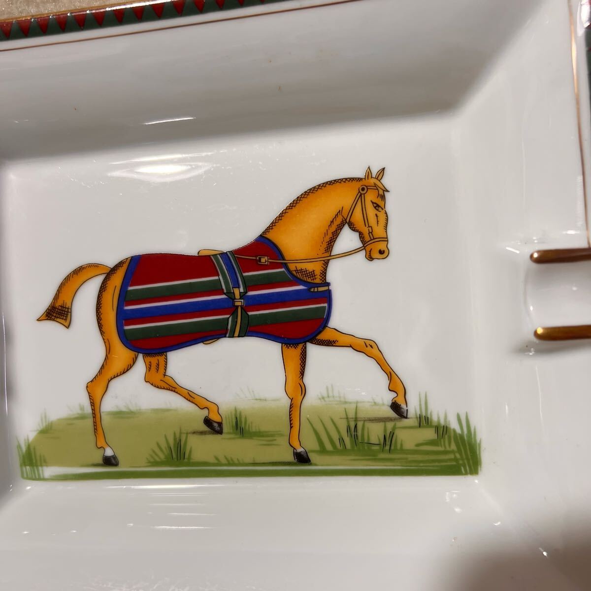 C2220 HERMES エルメス アッシュトレイ 灰皿 陶器 ホース 馬 C2220 HERMES エルメス アッシュトレイ 灰皿 陶器 ホース 馬