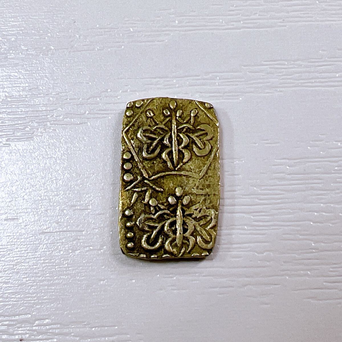 310【中古】明治二分判金 日本 古銭 約3g 二分金 アンティーク 310【中古】明治二分判金 日本 古銭 約3g 二分金 アンティーク