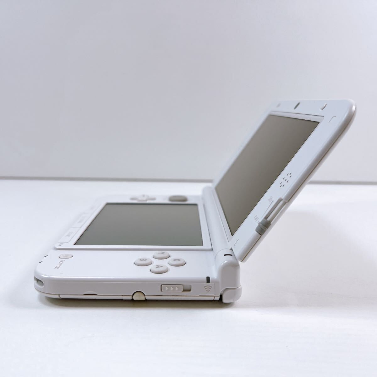 392【中古】Nintendo 3DS LL 本体 SPR-001 ホワイト 392【中古】Nintendo 3DS LL 本体 SPR-001 ホワイト