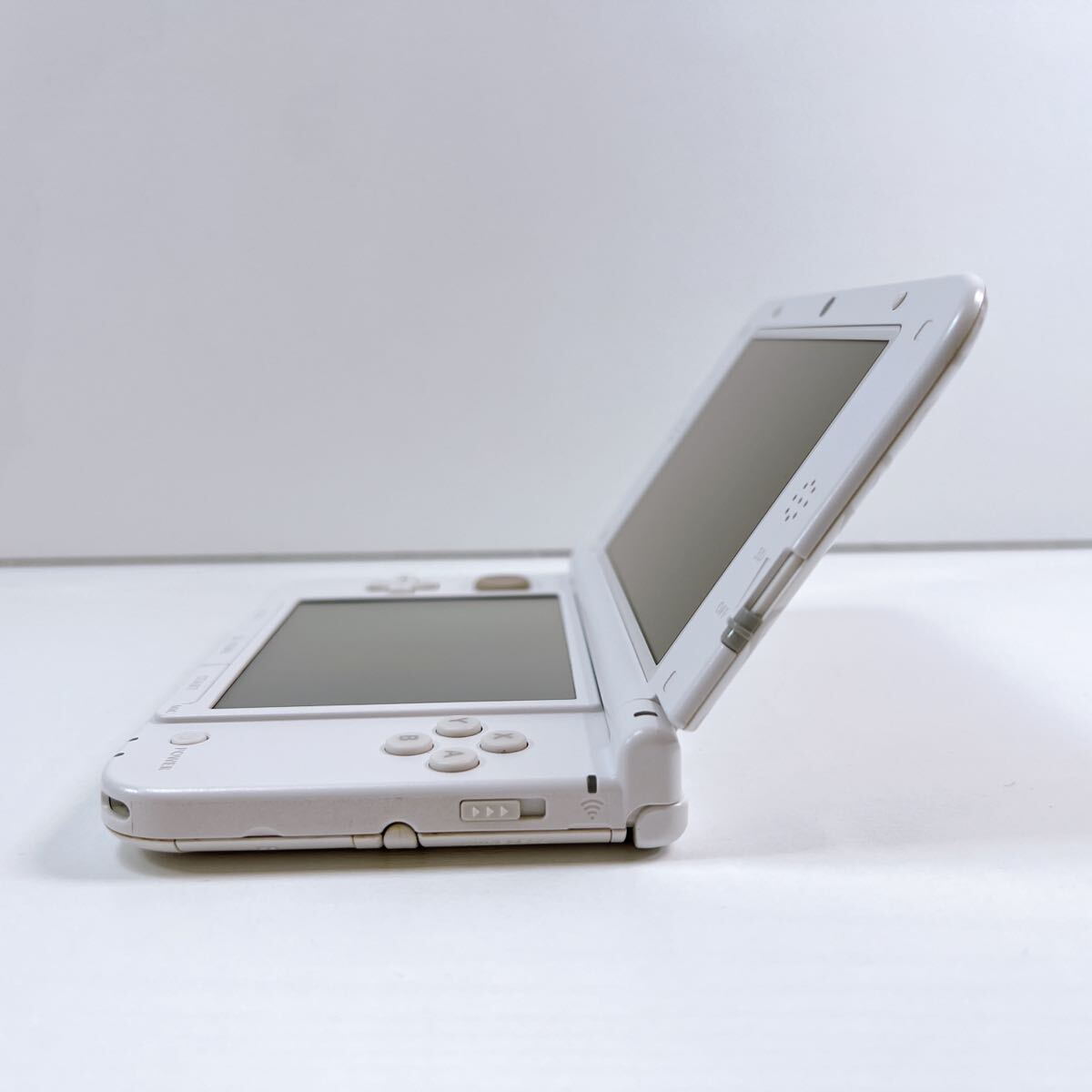 324【中古】Nintendo 3DS LL SPR-001 モンスターハンター4 324【中古】Nintendo 3DS LL SPR-001 モンスターハンター4