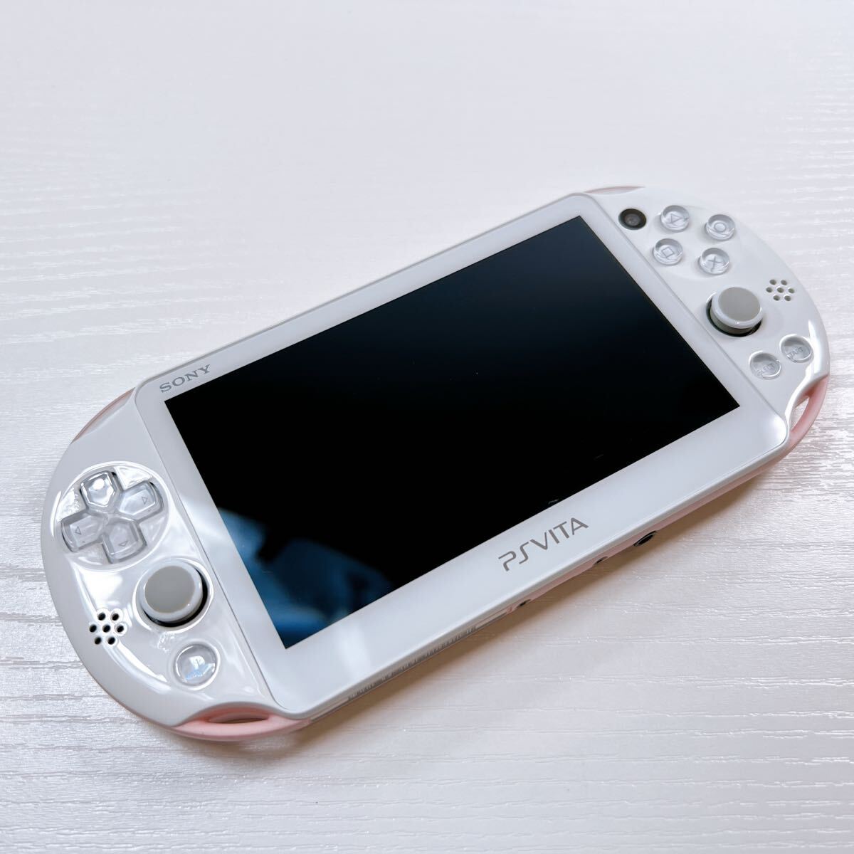 351【中古】SONY PlayStation Vita 本体 PCH-2000 ホワイト 351【中古】SONY PlayStation Vita 本体 PCH-2000 ホワイト