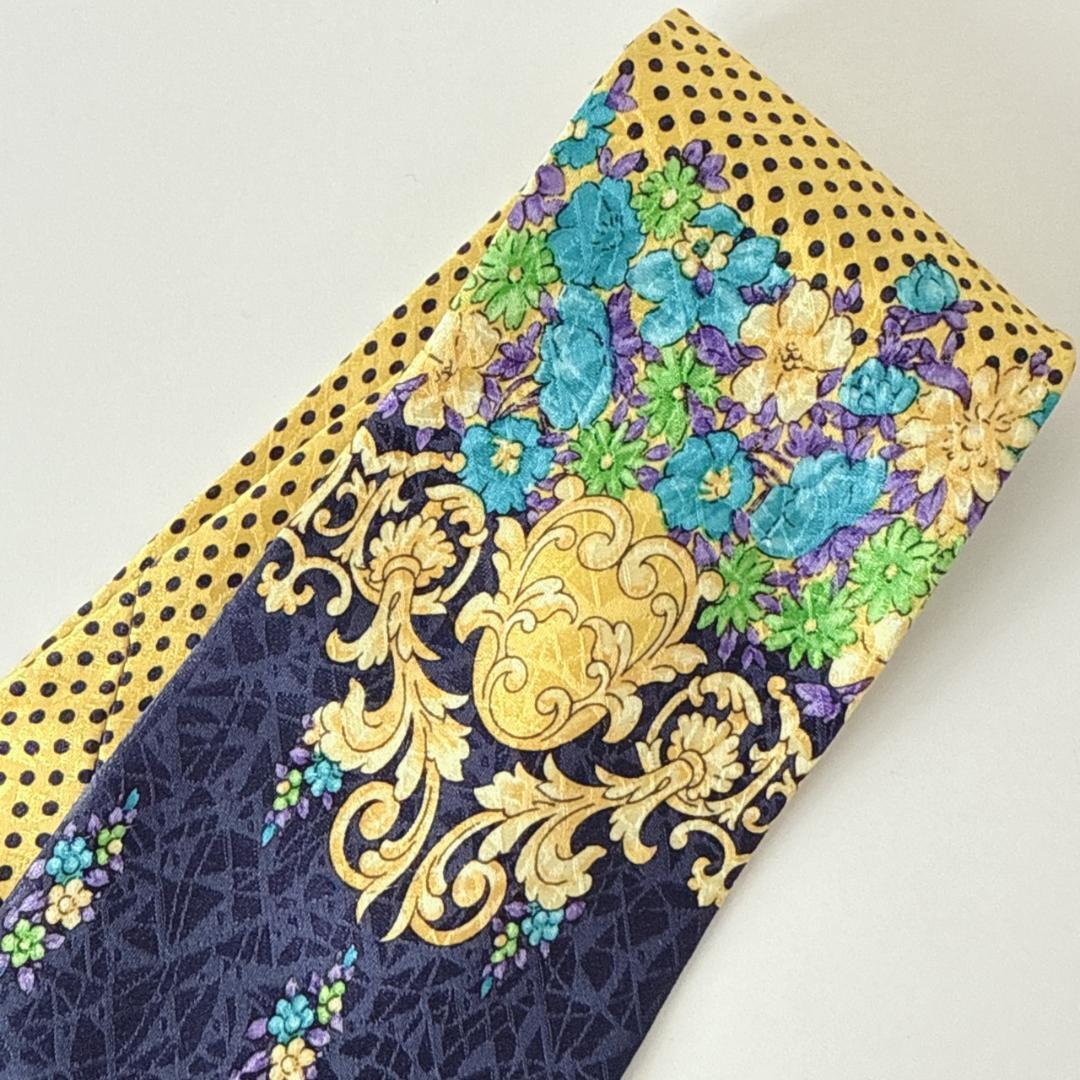 GIANNI VERSACE バロックデザイン ネクタイ　シルク100%
