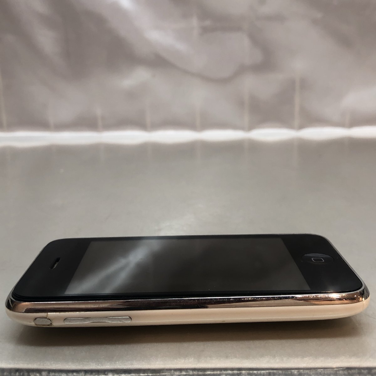 ジャンク/現状品/KSS】Apple iPhone 3GS A1303 16GB ＆ docomo