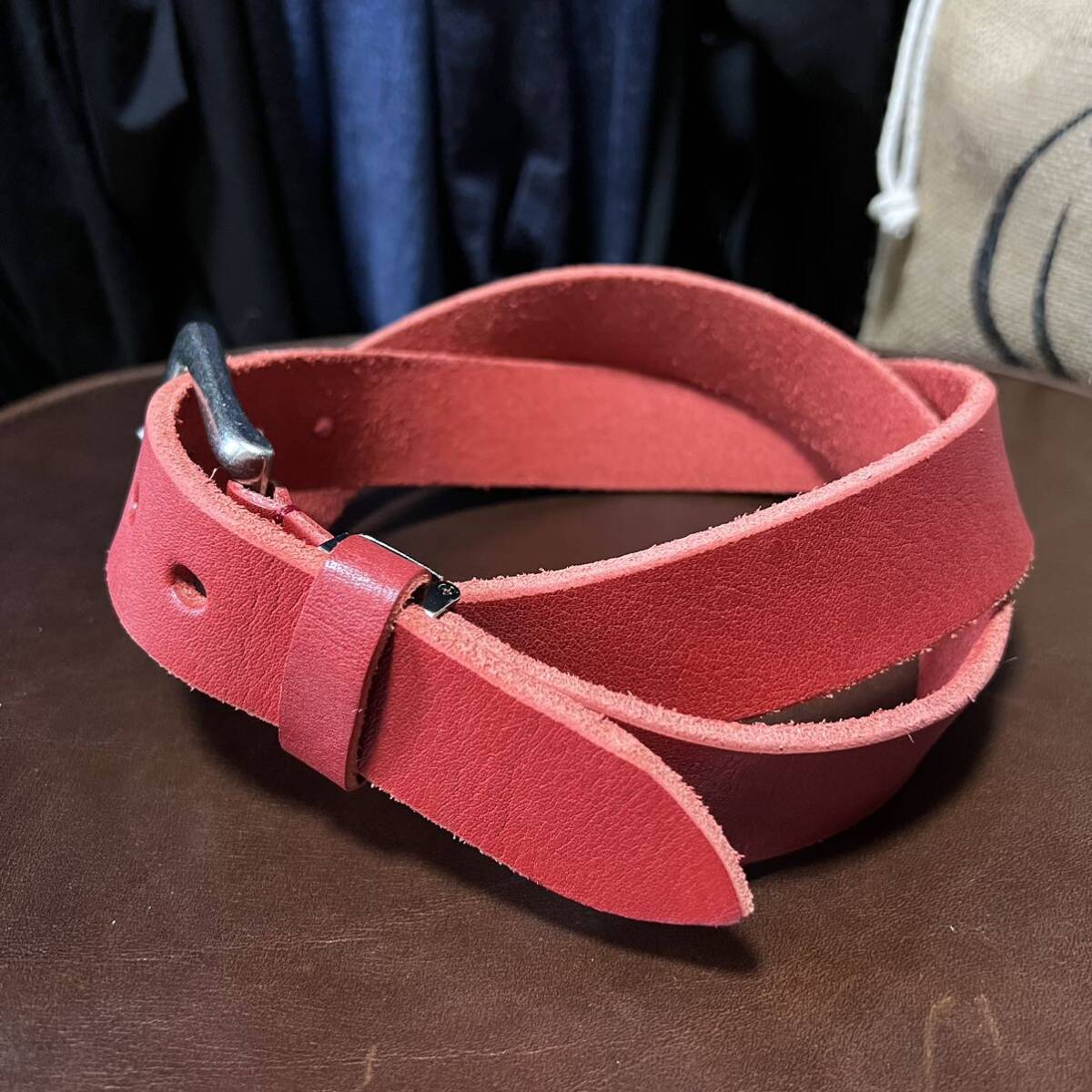 本革 栃木レザー レザーベルト レッド 赤 牛革 洗い加工 メンズ ベルト ヌメ革 35mm バックル メンズベルト_画像3