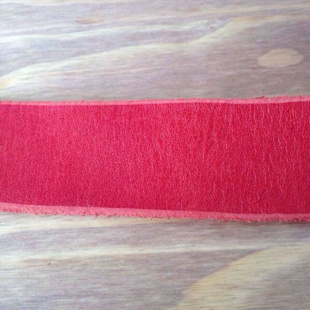 本革 栃木レザー レザーベルト レッド 赤 牛革 洗い加工 メンズ ベルト ヌメ革 35mm バックル メンズベルト_画像6