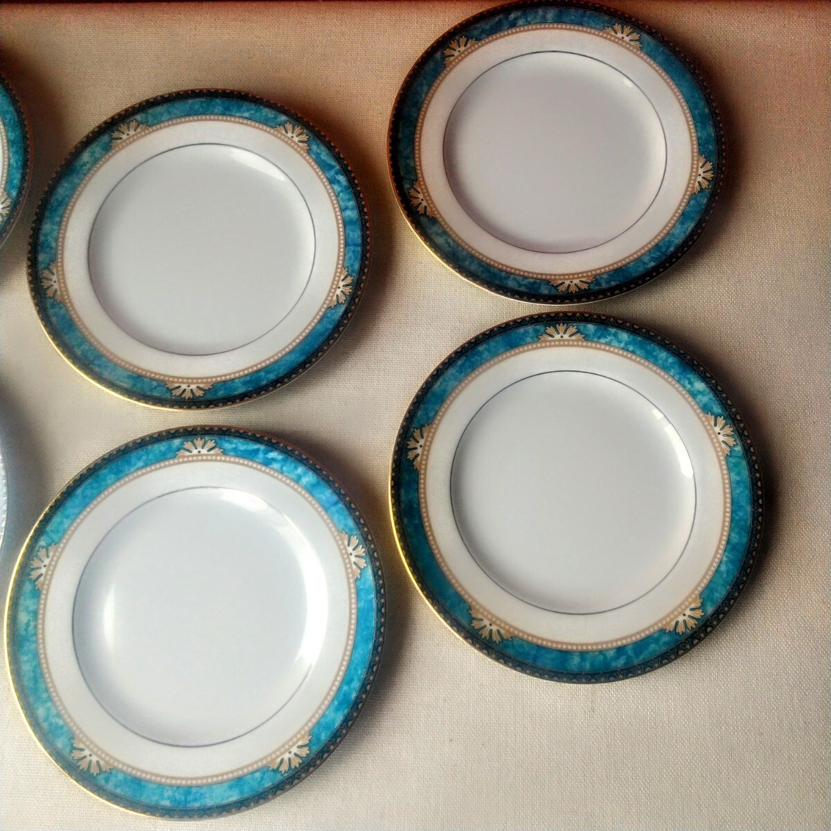 廃盤・黒壺・英国製◇ WEDGWOOD◇CURZON◇17.5cm プレート 6枚 廃盤・黒壺・英国製◇ WEDGWOOD◇CURZON◇17.5cm プレート 6枚
