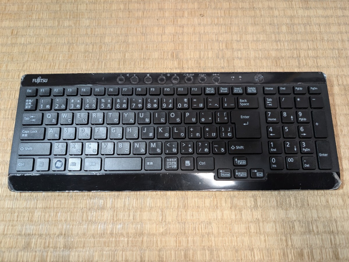 FUJITSU беспроводная клавиатура Y-R0025-O CP555674-01 б/у Fujitsu 