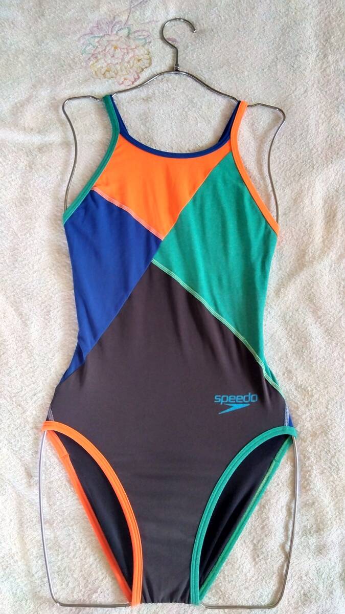 Speedo（スピード） 黒＆オレンジ＆青＆緑 競泳水着 SSサイズ（S