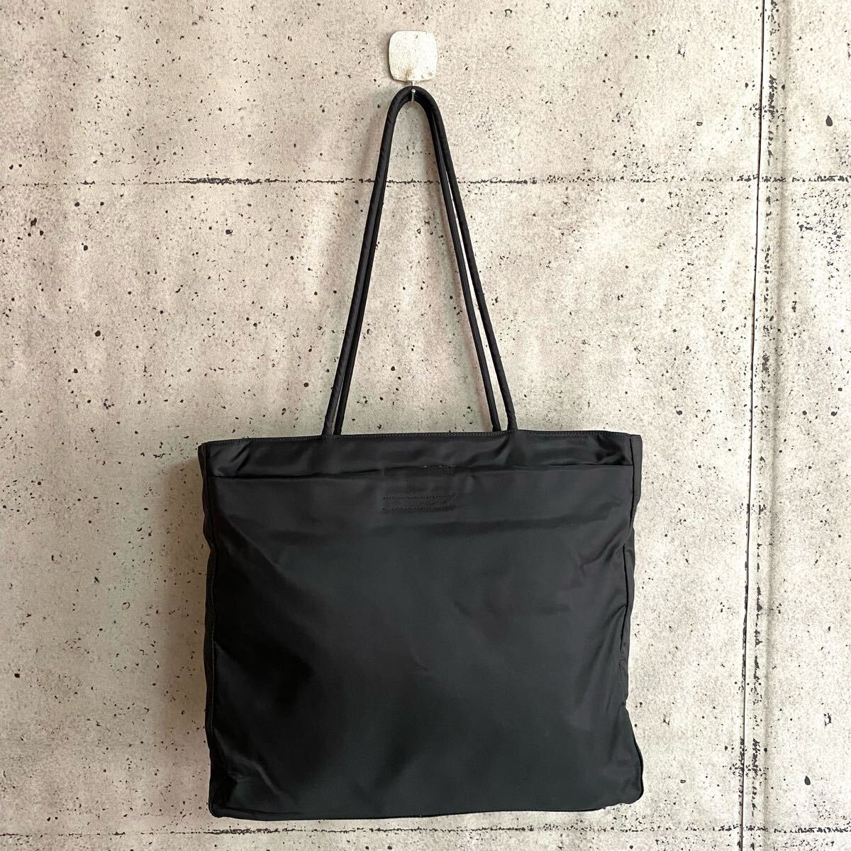 本物 PRADA プラダ テスートナイロン トートバッグ 三角ロゴ 本物 PRADA プラダ テスートナイロン トートバッグ 三角ロゴ