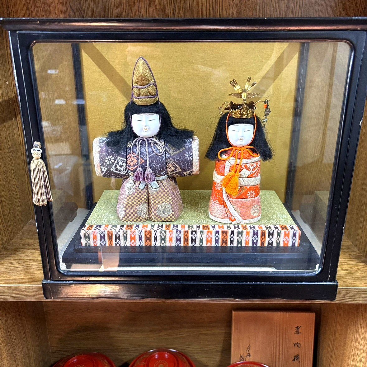 【41】【併売品?店頭引取可能】五月人形 端午の節(jié)句 お飾り ガラスケース入り ガラスケースサイズ：高32×幅38×奧24.5cm 現(xiàn)狀品
