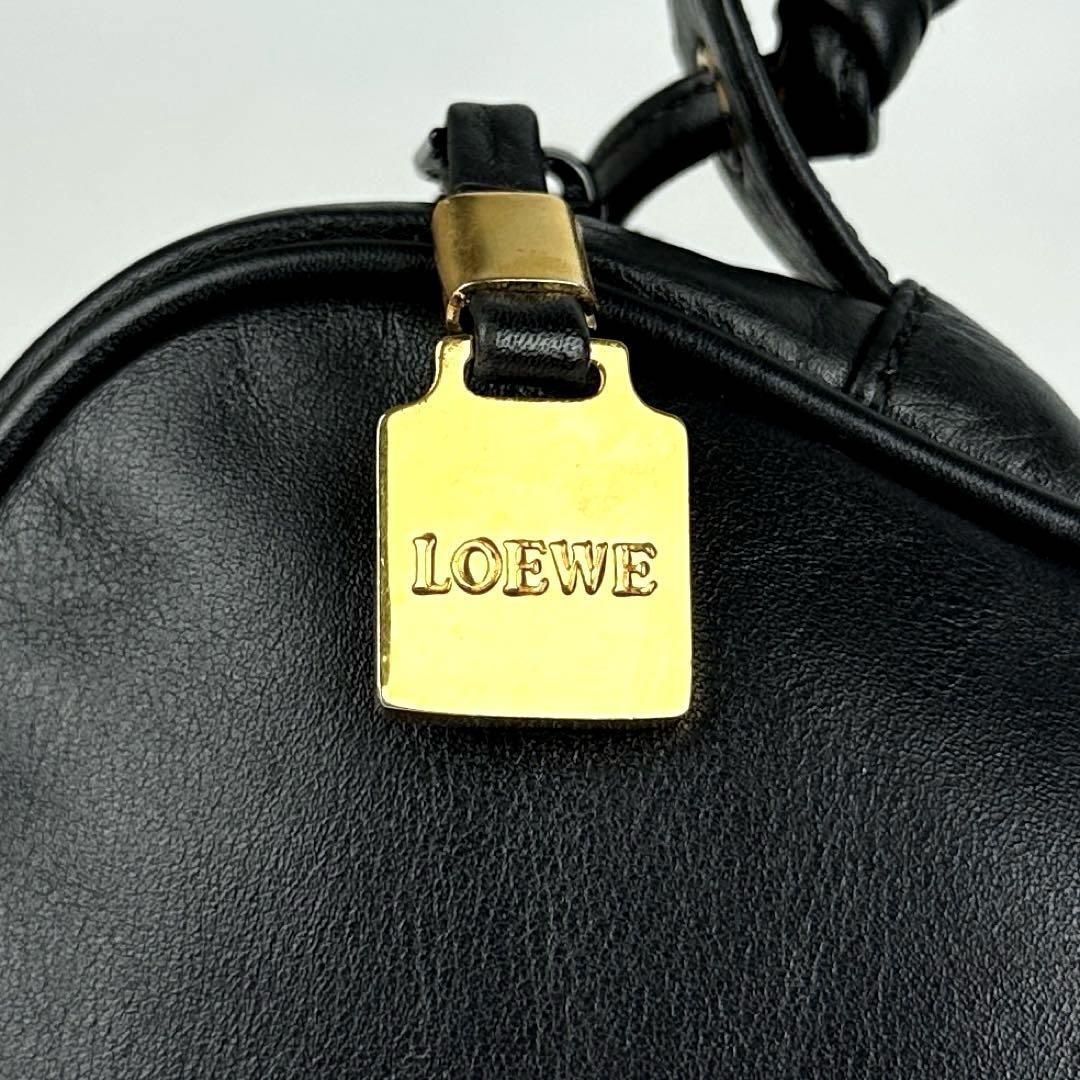 美品 LOEWE ロエベ ショルダーバッグ アナグラム ロゴ型押し 美品 LOEWE ロエベ ショルダーバッグ アナグラム ロゴ型押し