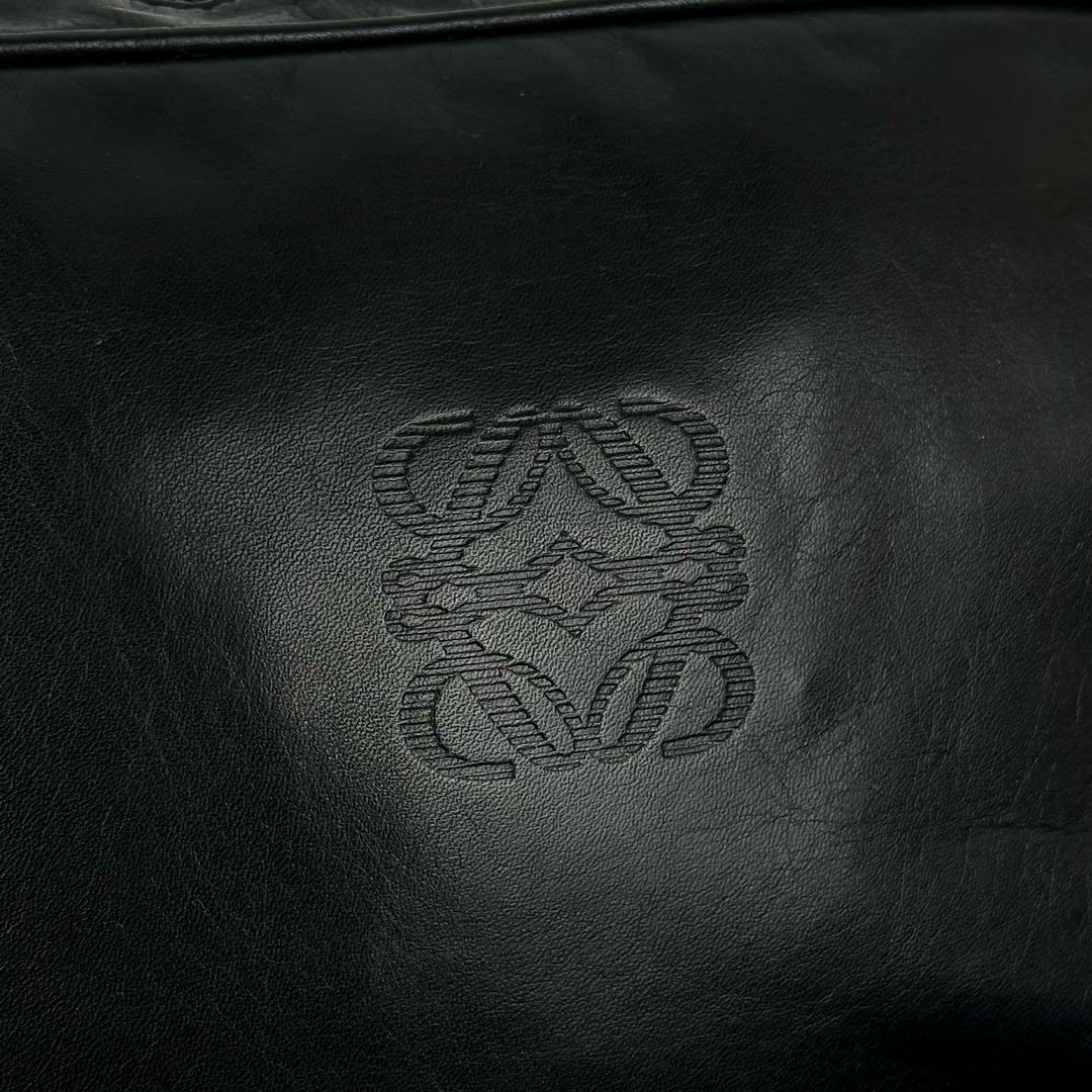 美品 LOEWE ロエベ ショルダーバッグ アナグラム ロゴ型押し 美品 LOEWE ロエベ ショルダーバッグ アナグラム ロゴ型押し