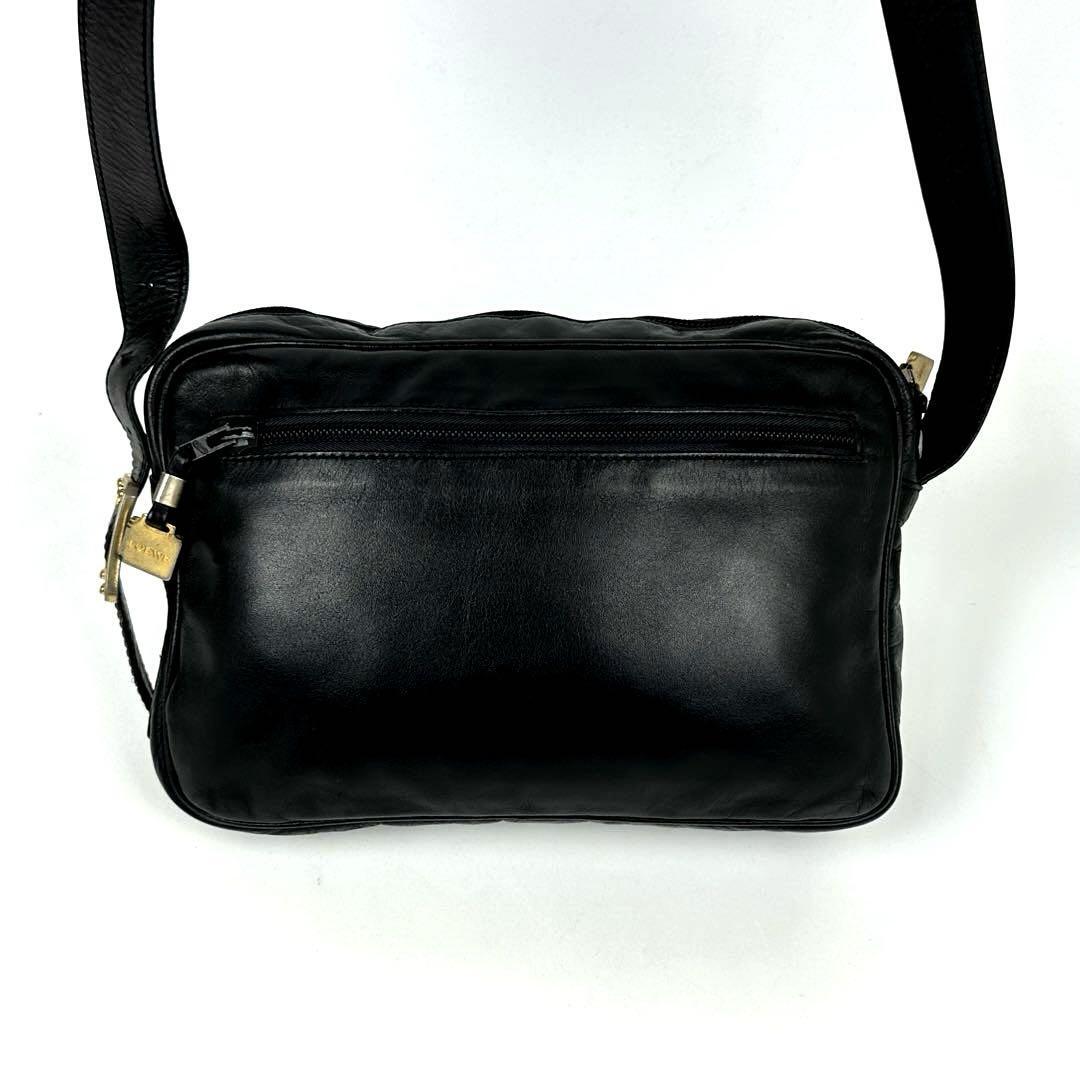 美品 LOEWE ロエベ ショルダーバッグ アナグラム ロゴ型押し 美品 LOEWE ロエベ ショルダーバッグ アナグラム ロゴ型押し