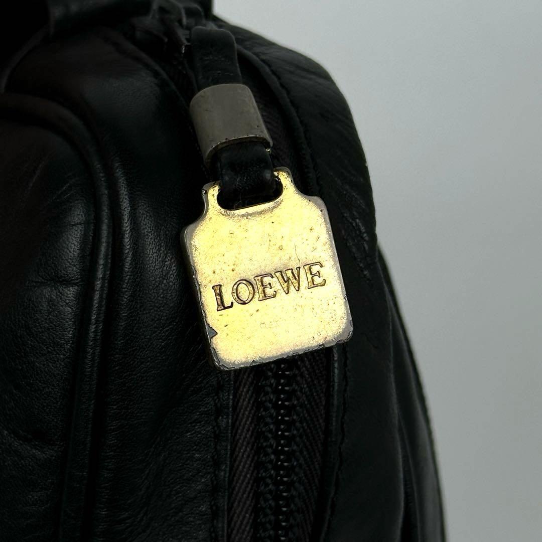 美品 LOEWE ロエベ ショルダーバッグ アナグラム ロゴ型押し 美品 LOEWE ロエベ ショルダーバッグ アナグラム ロゴ型押し