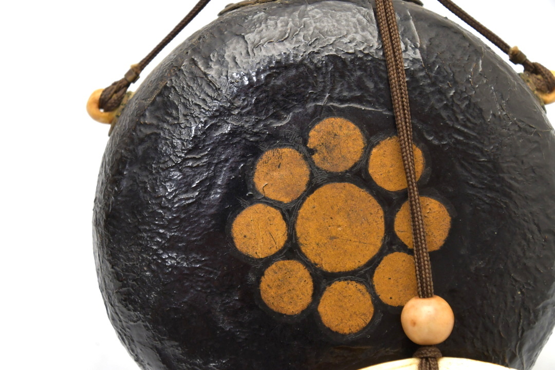 火縄銃　煙硝入　口薬入　玉袋2種　江戸期　マタギ民族資料 火縄銃 煙硝入 口薬入 玉袋2種 江戸期 マタギ民族資料