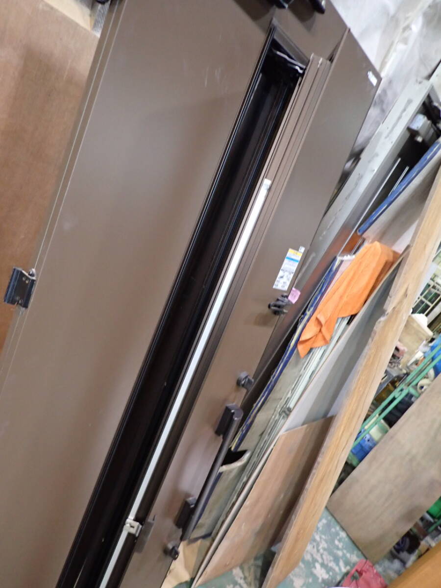041002 YKKAP ドアリモ 断熱ドア 3GR ペアガラス網戸付き 採風 041002 YKKAP ドアリモ 断熱ドア 3GR ペアガラス網戸付き 採風