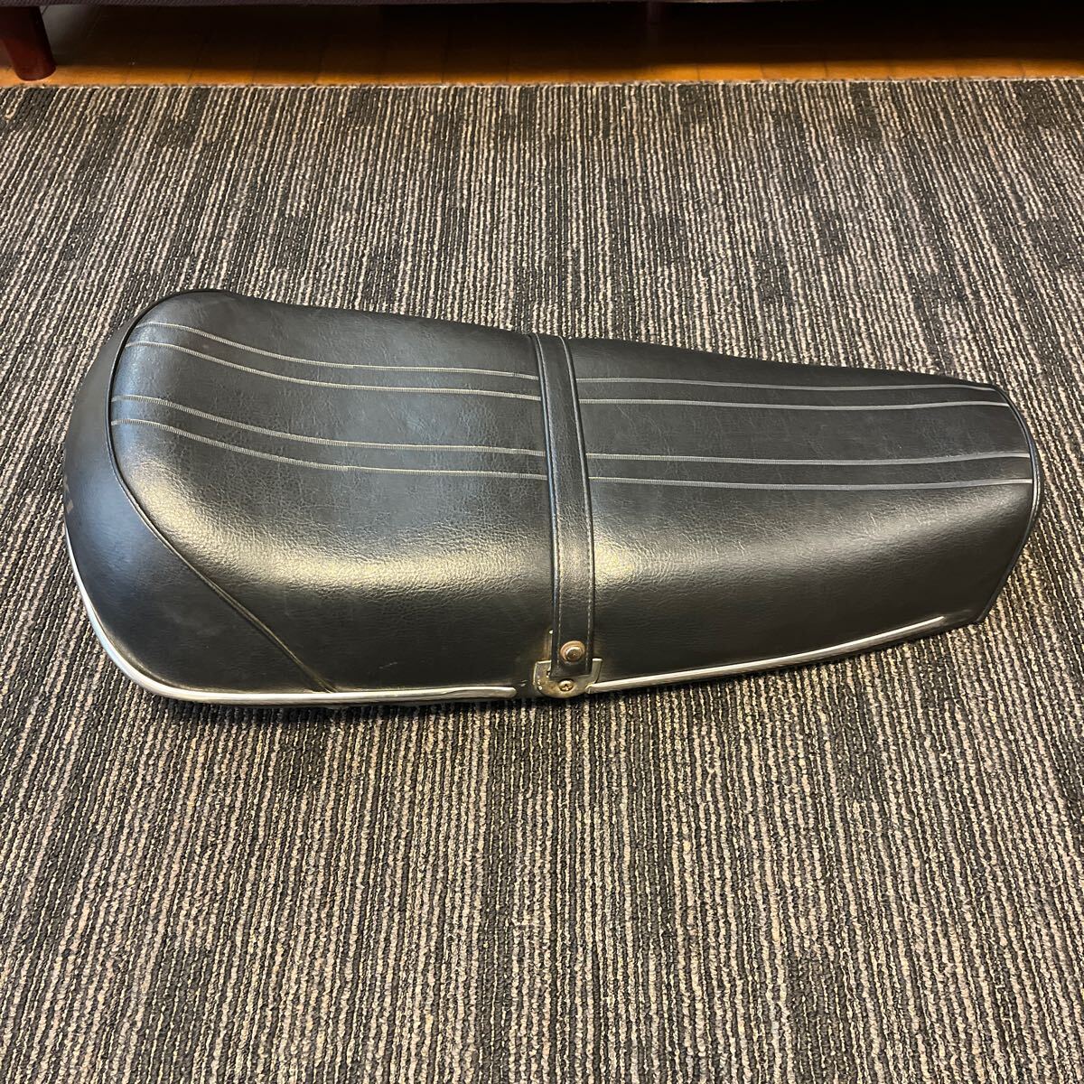 Yahoo!オークション - 純正シート カワサキ650RS W3 Yahoo!オークション - 純正シート カワサキ650RS W3