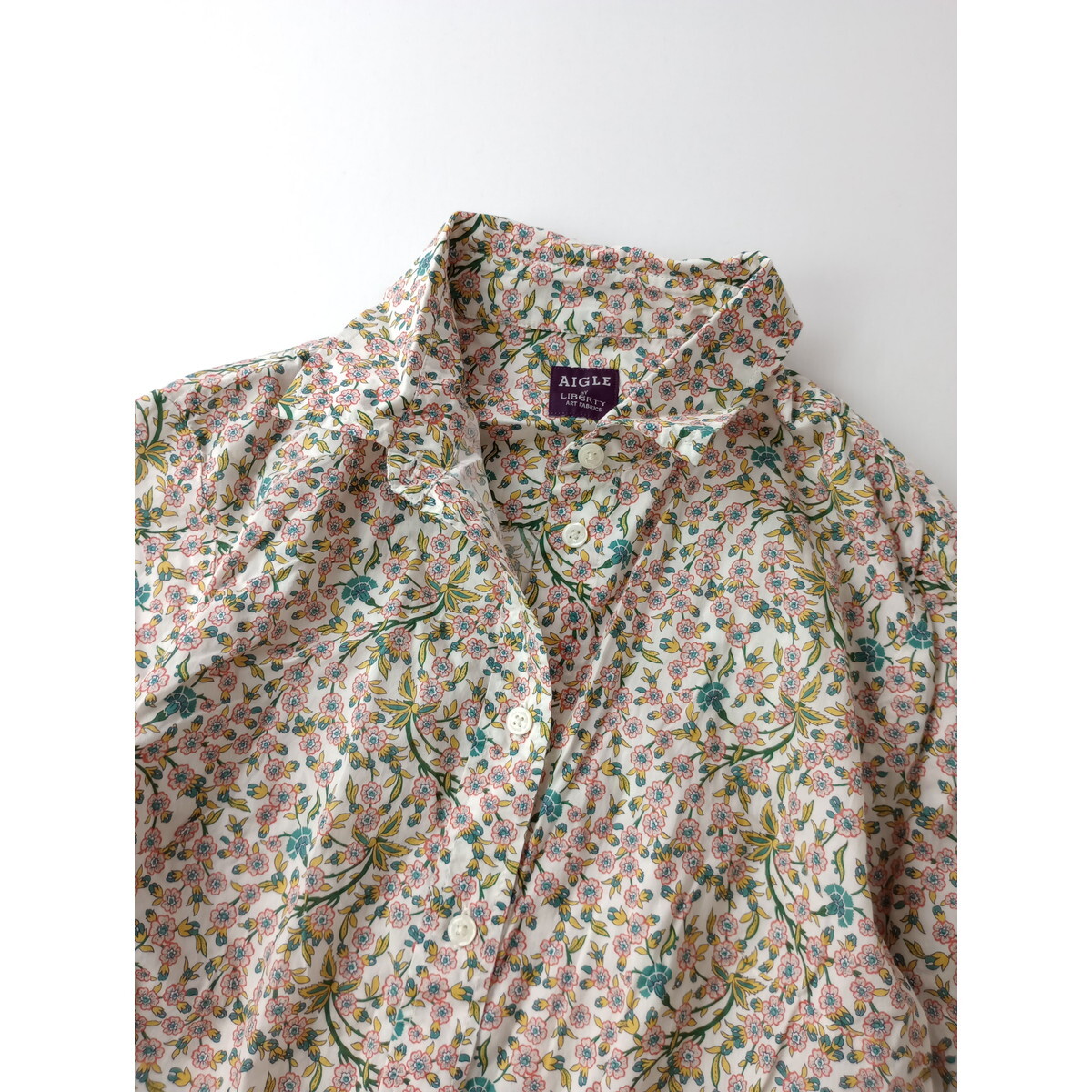 AIGLE BY LIBERTY ART FABRICS エーグル リバテ?！该魅栅韦ⅳ胜郡鈫Dき夸れ?」コットン 花柄 シャツ 長袖 36/S (41Y＋2870)
