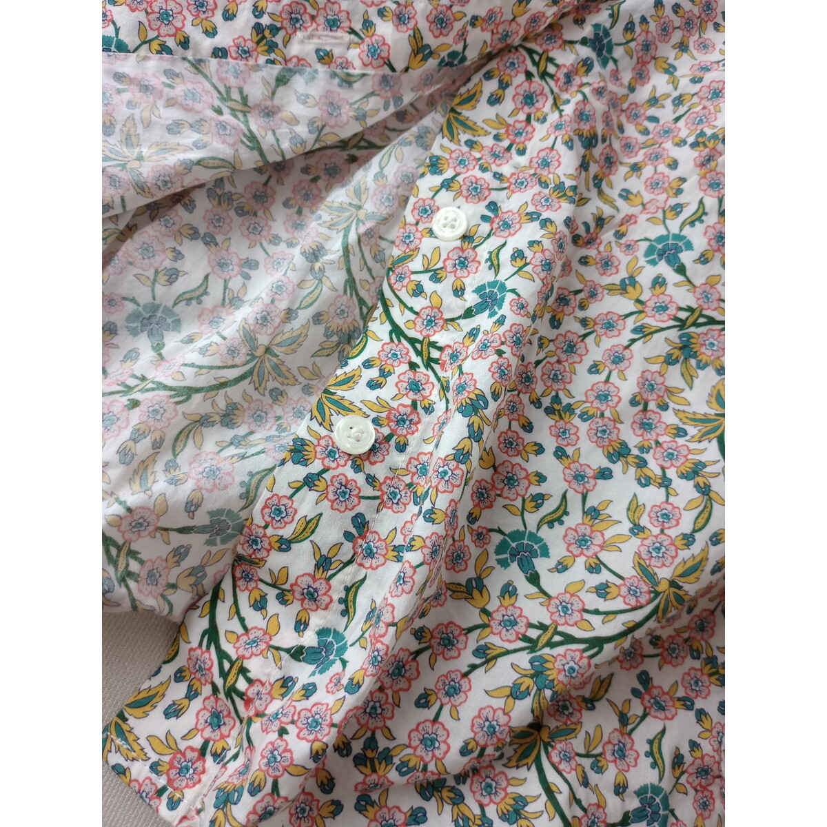 AIGLE BY LIBERTY ART FABRICS エーグル リバテ?！该魅栅韦ⅳ胜郡鈫Dき夸れ?」コットン 花柄 シャツ 長袖 36/S (41Y＋2870)