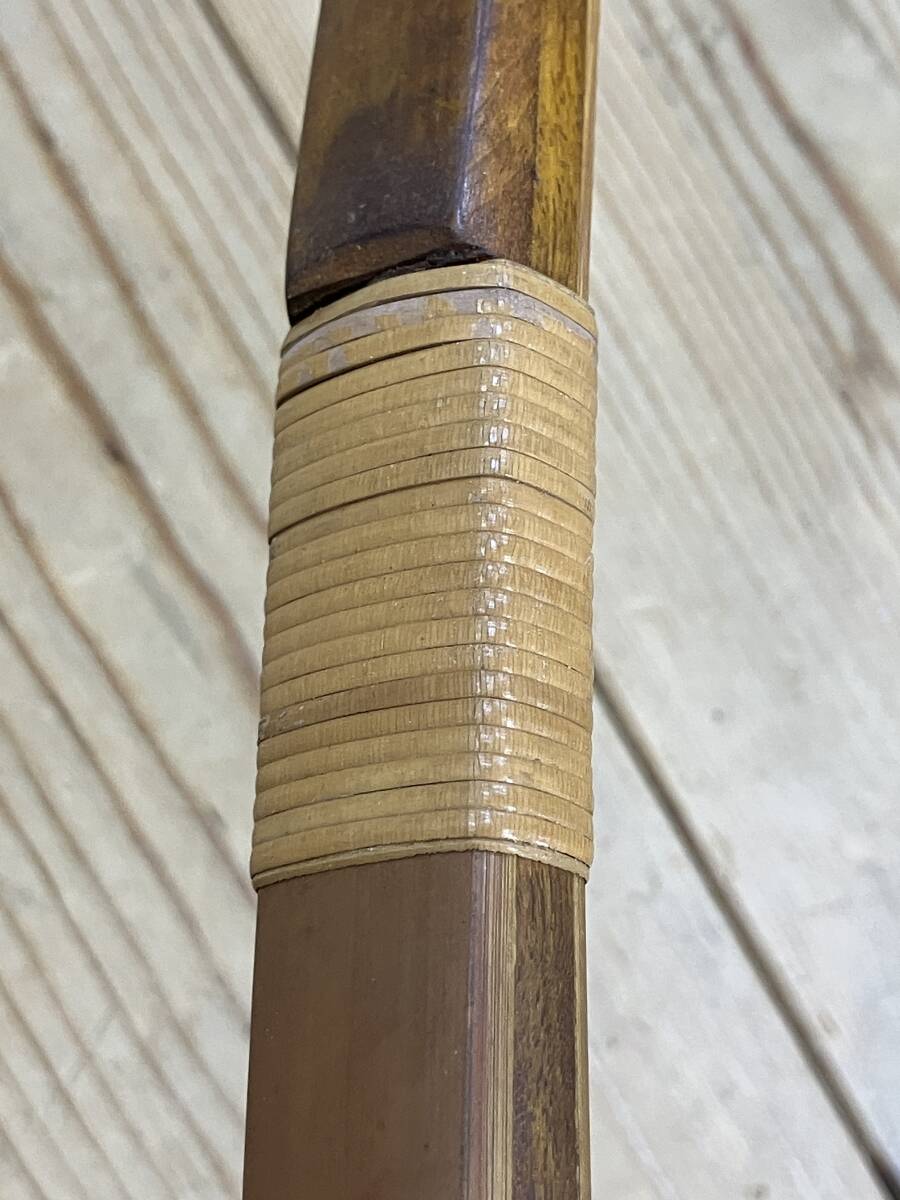 ロ704-051 弓道 弓 和弓 全長約216cm 竹製 竹弓 在銘(詳細不明 ロ704-051 弓道 弓 和弓 全長約216cm 竹製 竹弓 在銘(詳細不明