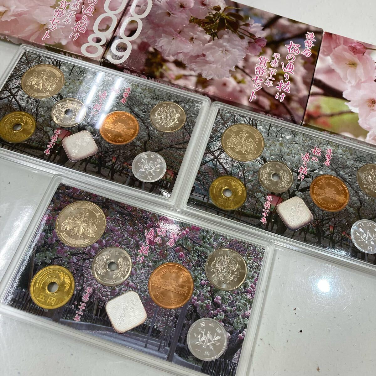 イ)桜の通り抜け貨幣セット 7点まとめ 額面4,662円 純銀約30.1g イ)桜の通り抜け貨幣セット 7点まとめ 額面4,662円 純銀約30.1g