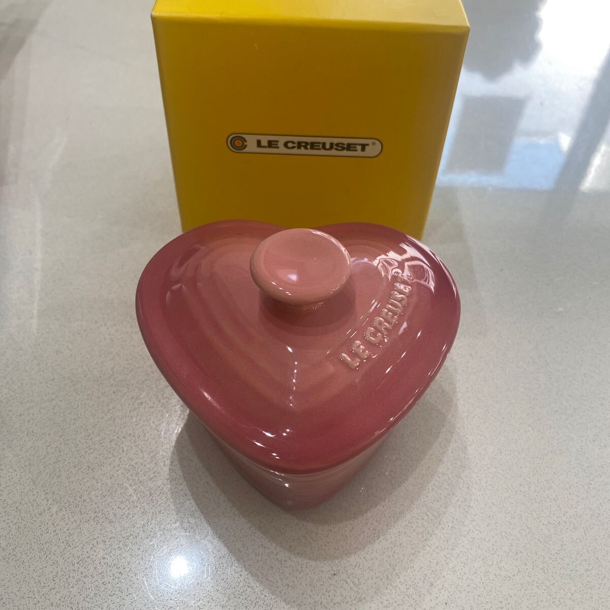 ソ）新品未使用品　ルクルーゼ LE CREUSET ラムカン ハート フタ付き ココット ピンク ル?クルーゼ 蓋付き 小鉢 食器 洋食器 小物入 