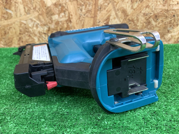 中古品】マキタ/makita 18V 充電式ピンタッカ PT353DZK(本体+ 中古品】マキタ/makita 18V 充電式ピンタッカ PT353DZK(本体+