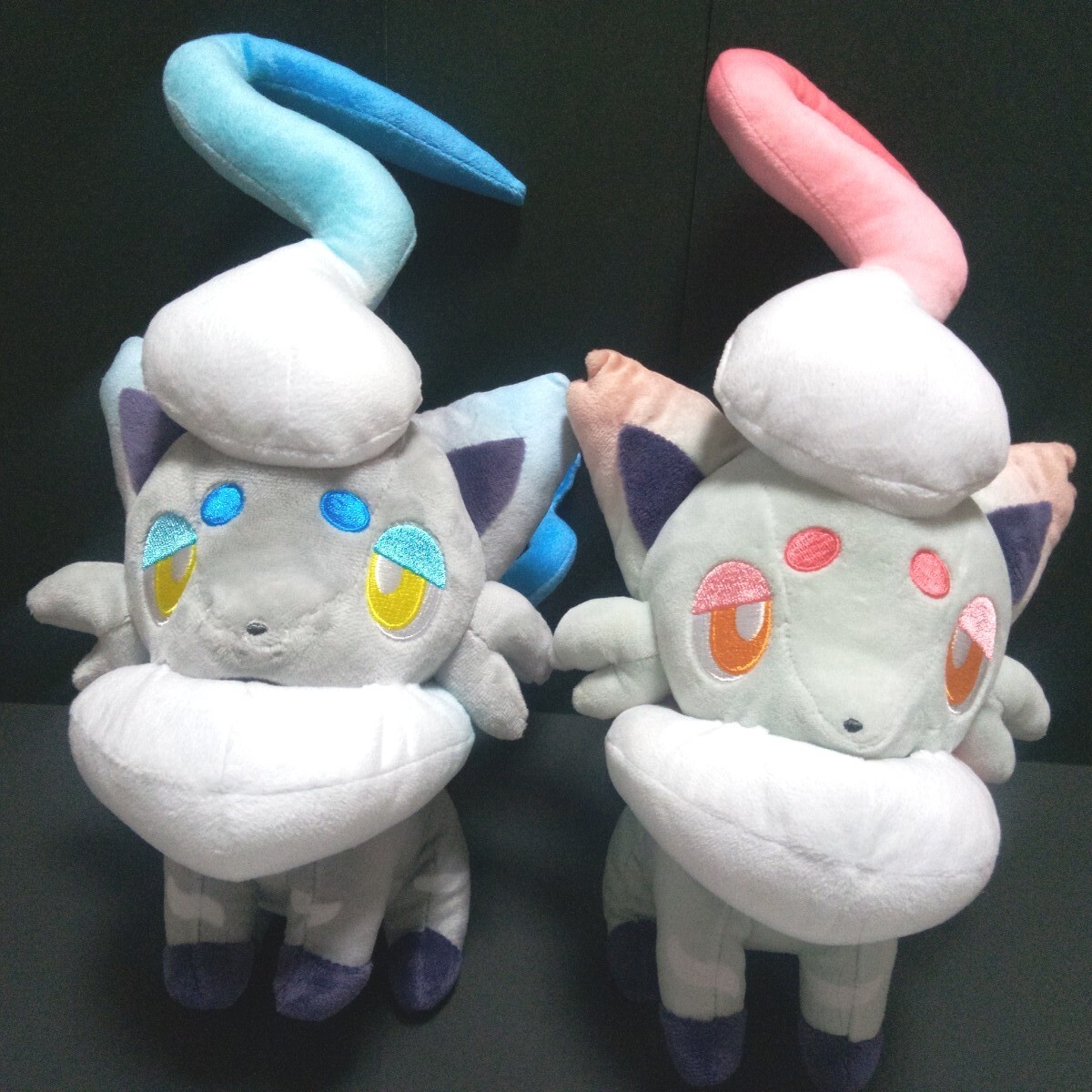 ポケモンセンター限定 / ヒスイゾロア ぬいぐるみ 色違い2種 ポケモンセンター限定 / ヒスイゾロア ぬいぐるみ 色違い2種