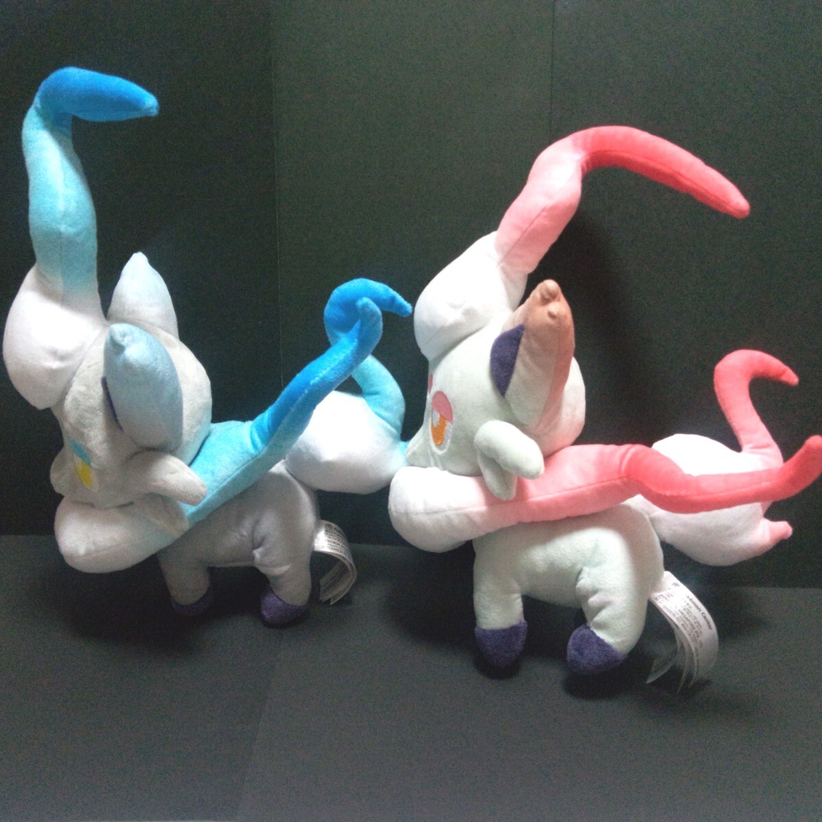 ポケモンセンター限定 / ヒスイゾロア ぬいぐるみ 色違い2種 ポケモンセンター限定 / ヒスイゾロア ぬいぐるみ 色違い2種