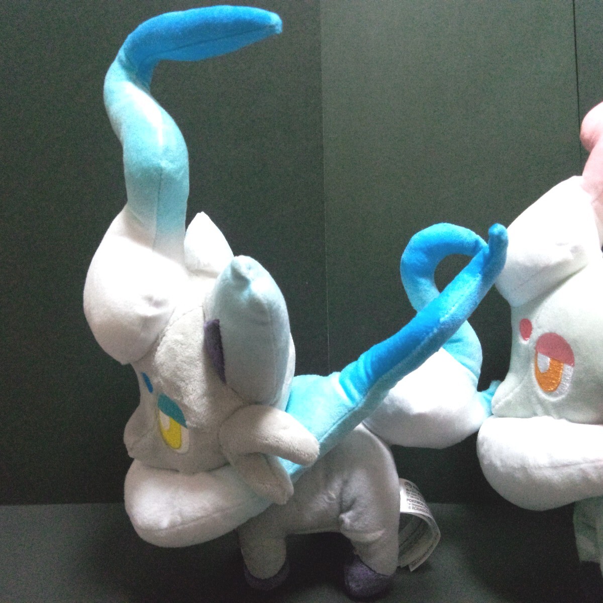ポケモンセンター限定 / ヒスイゾロア ぬいぐるみ 色違い2種 ポケモンセンター限定 / ヒスイゾロア ぬいぐるみ 色違い2種