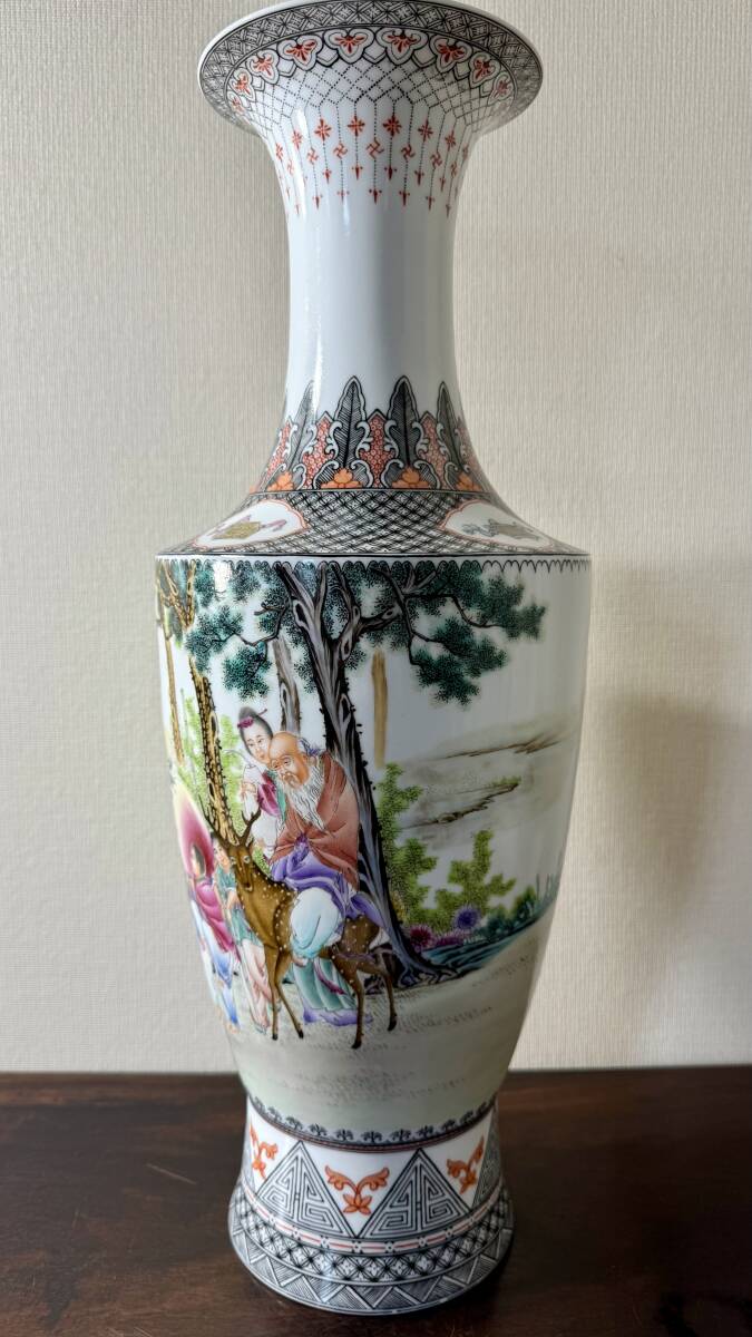 中国美術 色絵 粉彩 薄手鹿人物図瓶 高さ48cm在銘/ 唐物 古 中国美術 色絵 粉彩 薄手鹿人物図瓶 高さ48cm在銘/ 唐物 古