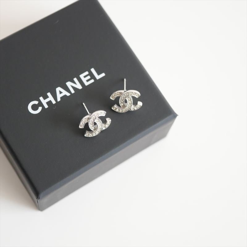 2024 / 未使用 / 國內(nèi)ブティック購入品 / CHANEL シャネル / ココマーク ラインストーンピアス F24V / 2503-1202