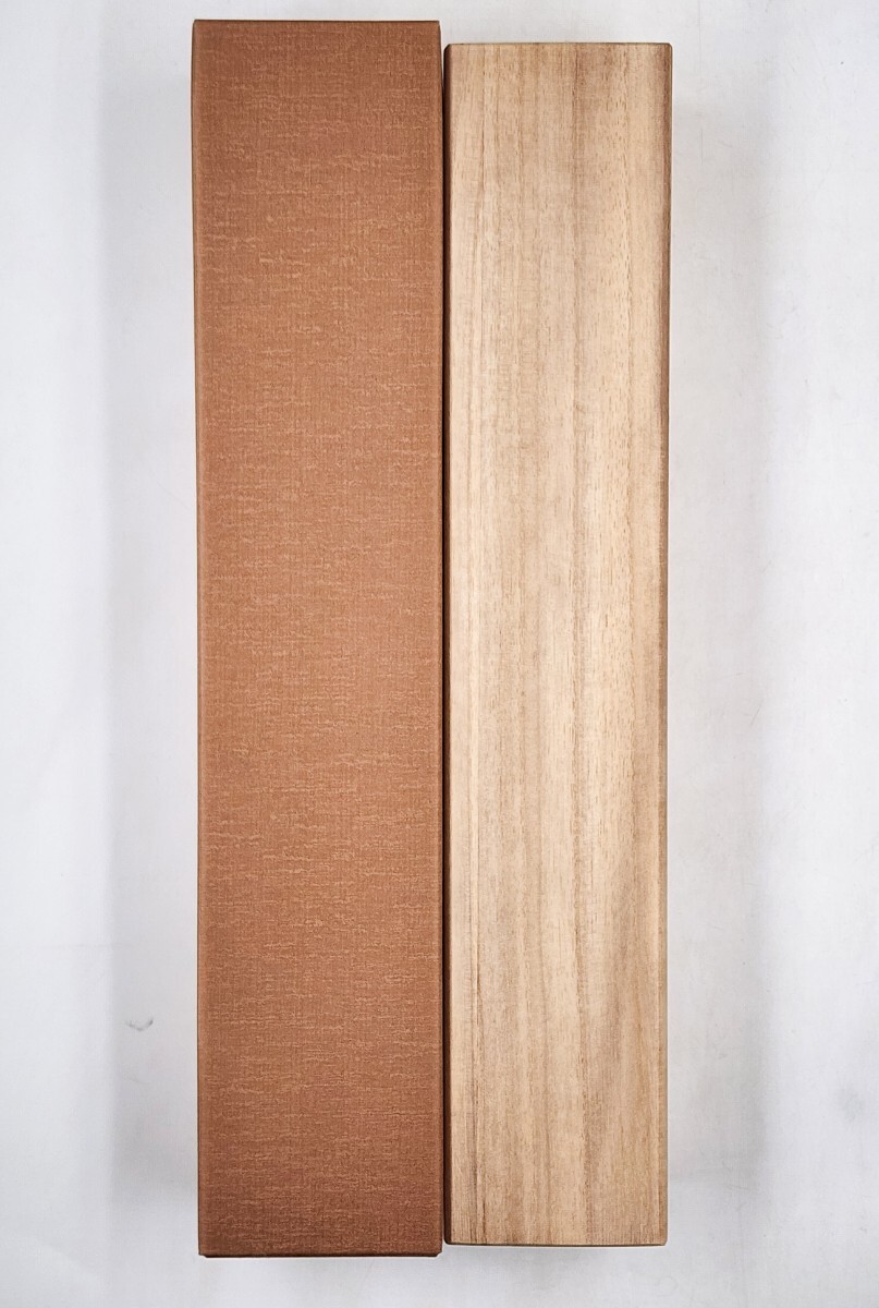 茶掛》美品 表千家【堀内宗心(兼中斎)】色紙幅 『薫風 八ツ橋 自 茶掛》美品 表千家【堀内宗心(兼中斎)】色紙幅 『薫風 八ツ橋 自