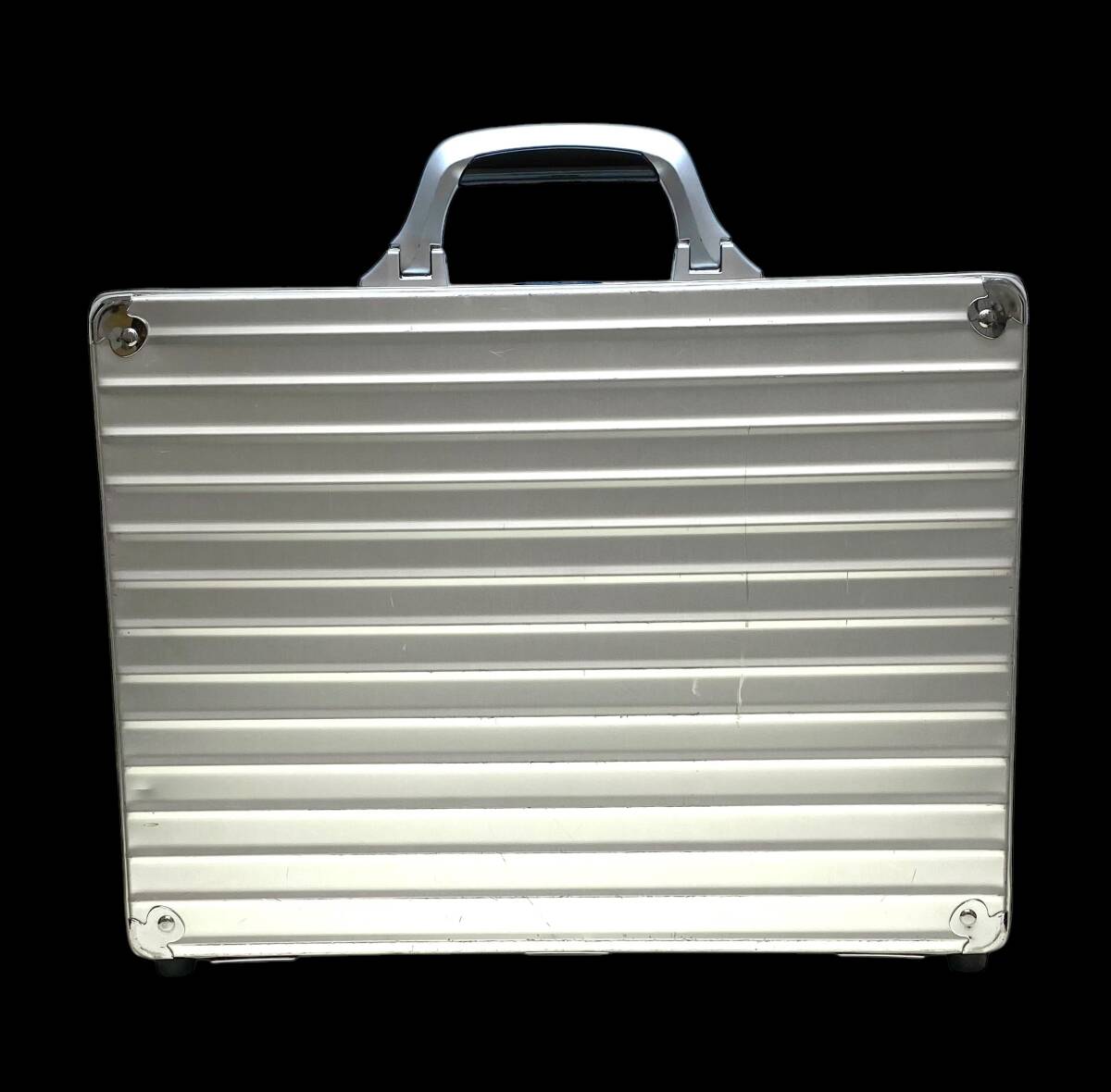 1977-1561 1円スタート ☆ 正規品 ☆ RIMOWA リモワ トパーズ 1977-1561 1円スタート ☆ 正規品 ☆ RIMOWA リモワ トパーズ